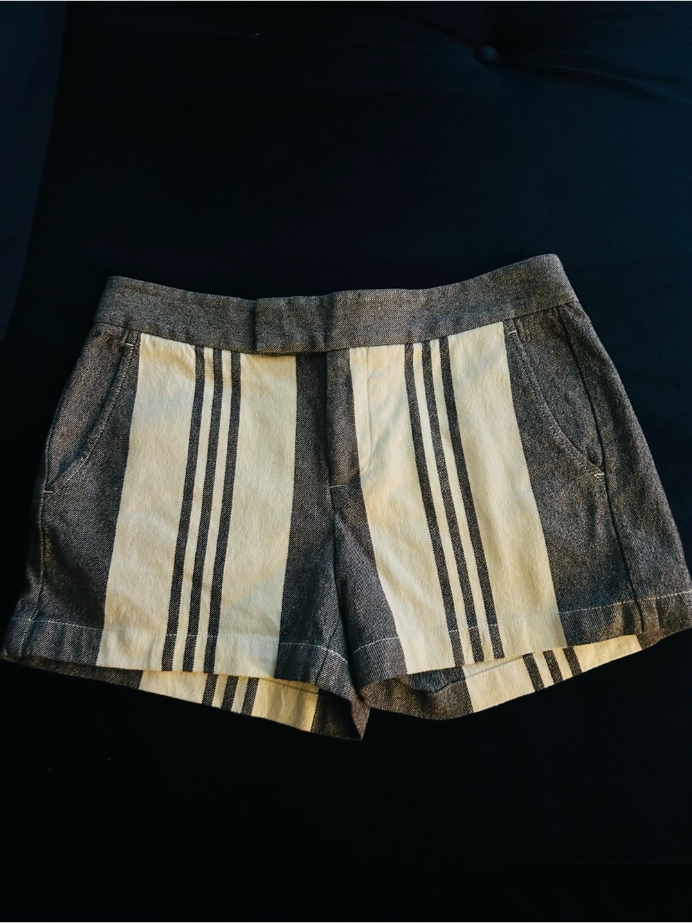 Vince Striped Shorts 0 white blue gray cotton